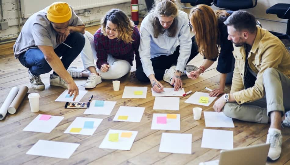 img_04_Diverse_team_Content_block-950x540